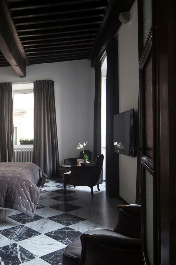 Duomosette Bed & Breakfast Carrara Bagian luar foto